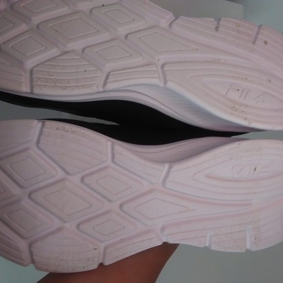 Ladies Athletic  Fila Slip-on Sneakers - Picture 6 of 7